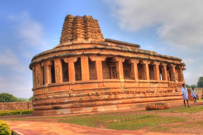 Temple at Aihole, the parliament structure has been inspired from this.